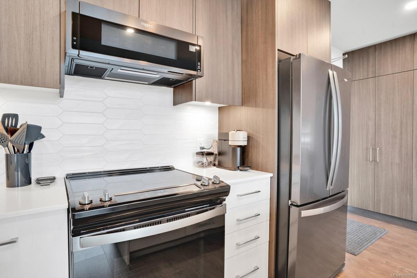 531-920 Reunion Ave, Langford, BC - Indoor Photo Showing Kitchen With Upgraded Kitchen
