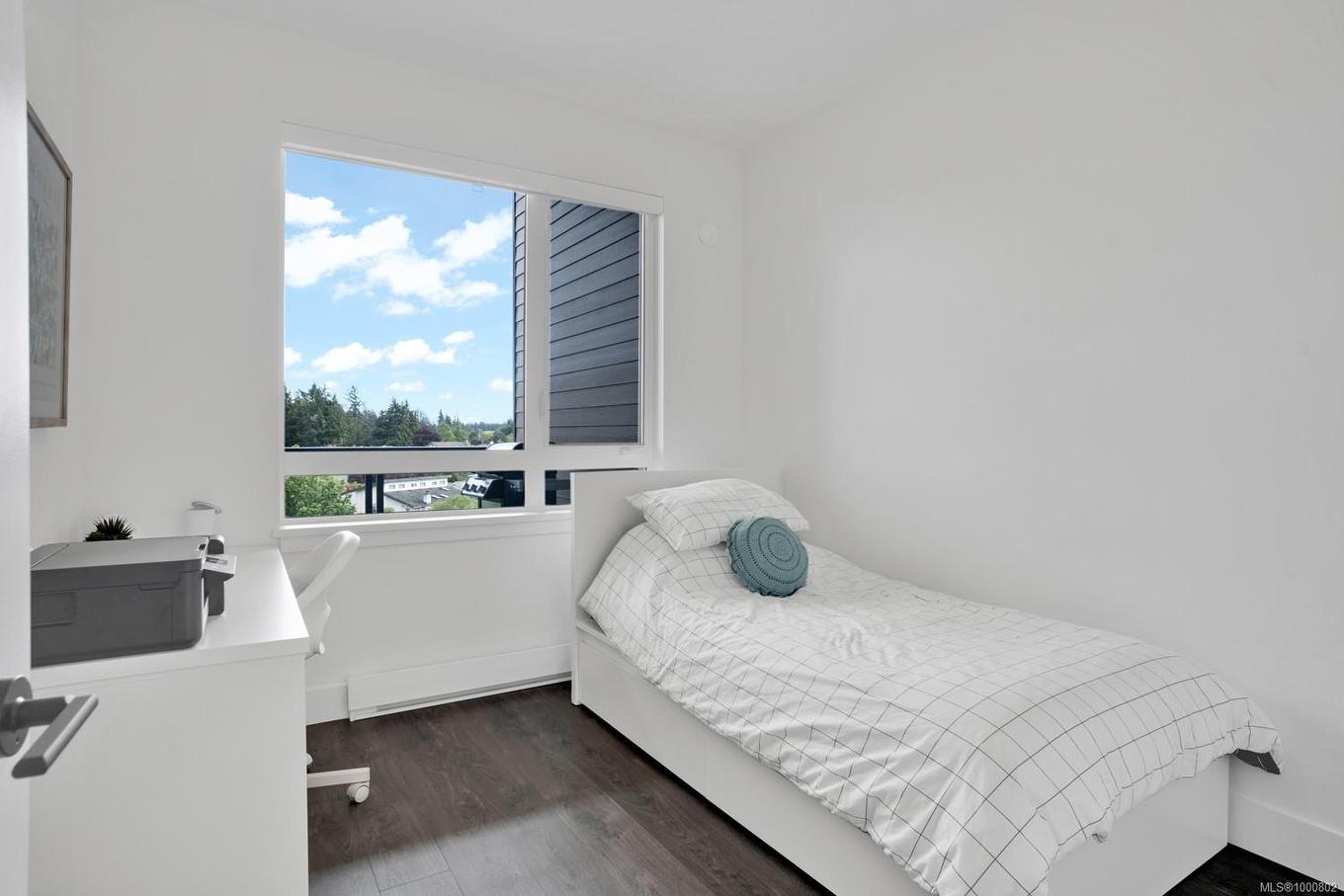 531-920 Reunion Ave, Langford, BC - Indoor Photo Showing Bedroom