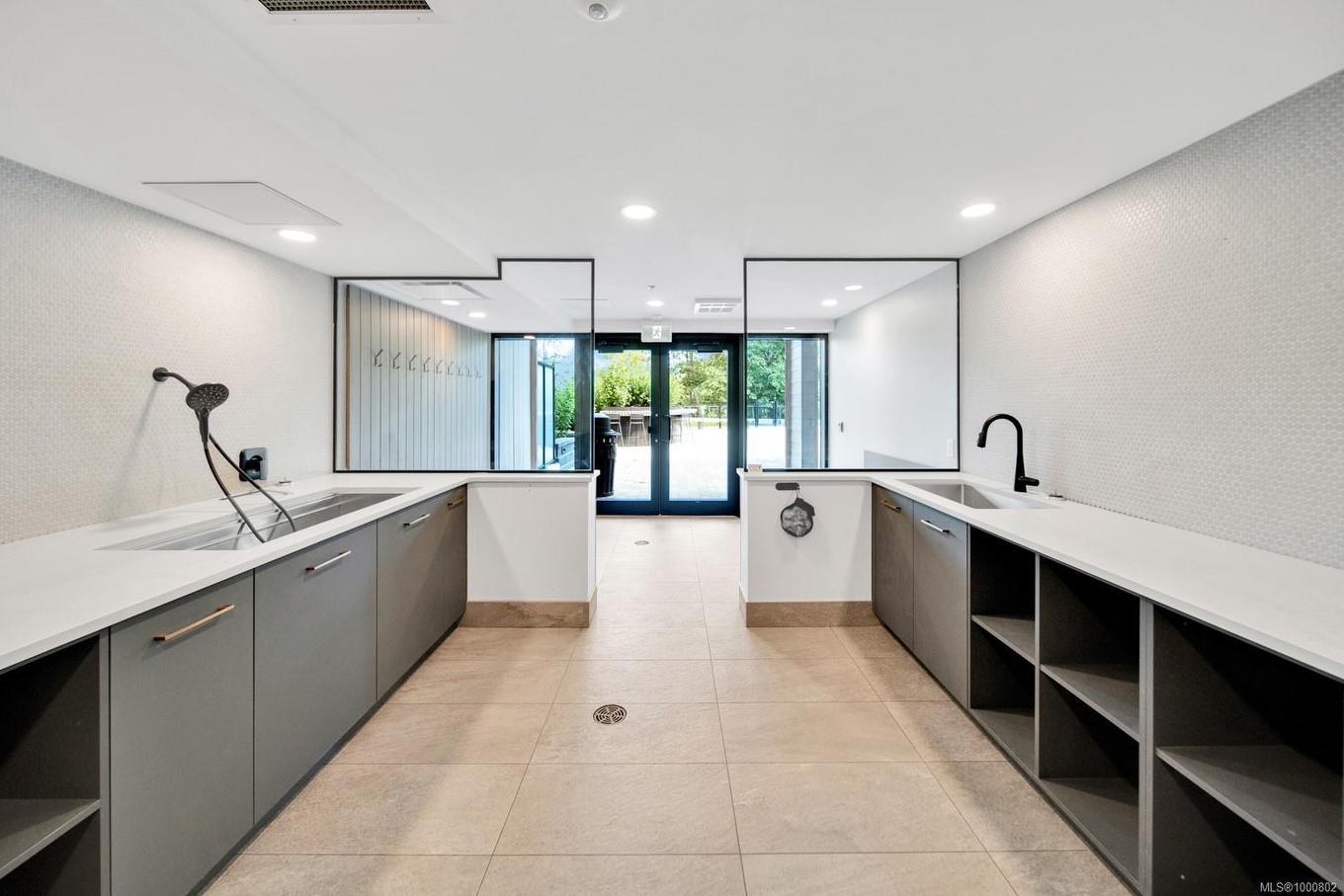 531-920 Reunion Ave, Langford, BC - Indoor Photo Showing Kitchen