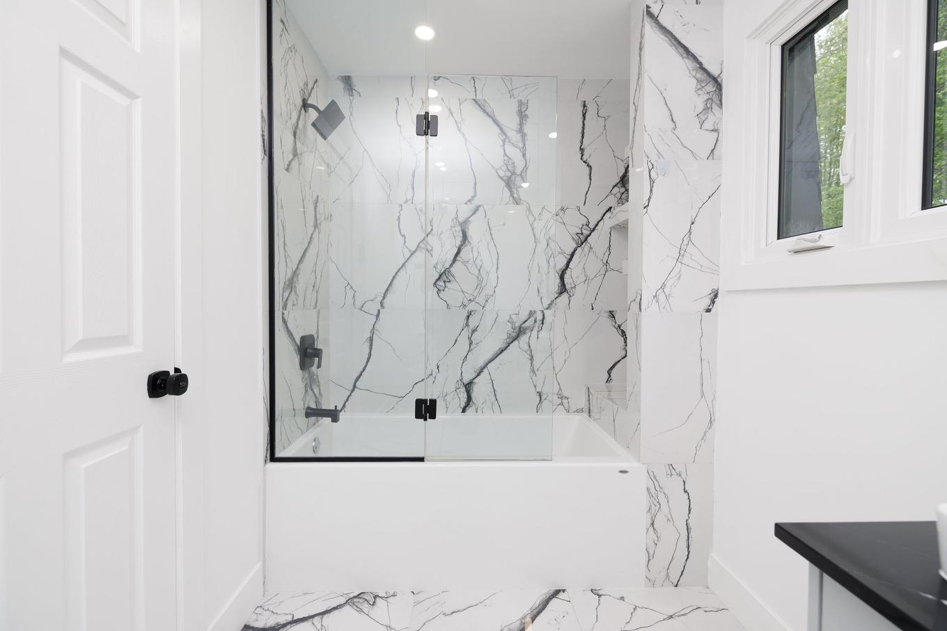 Bathroom - 2404 Place Jubilee, Saint-Lazare, QC - Indoor Photo Showing Bathroom