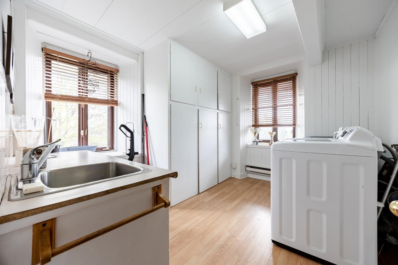 Salle de lavage - 6830Z Ch. Des Prairies, Brossard, QC