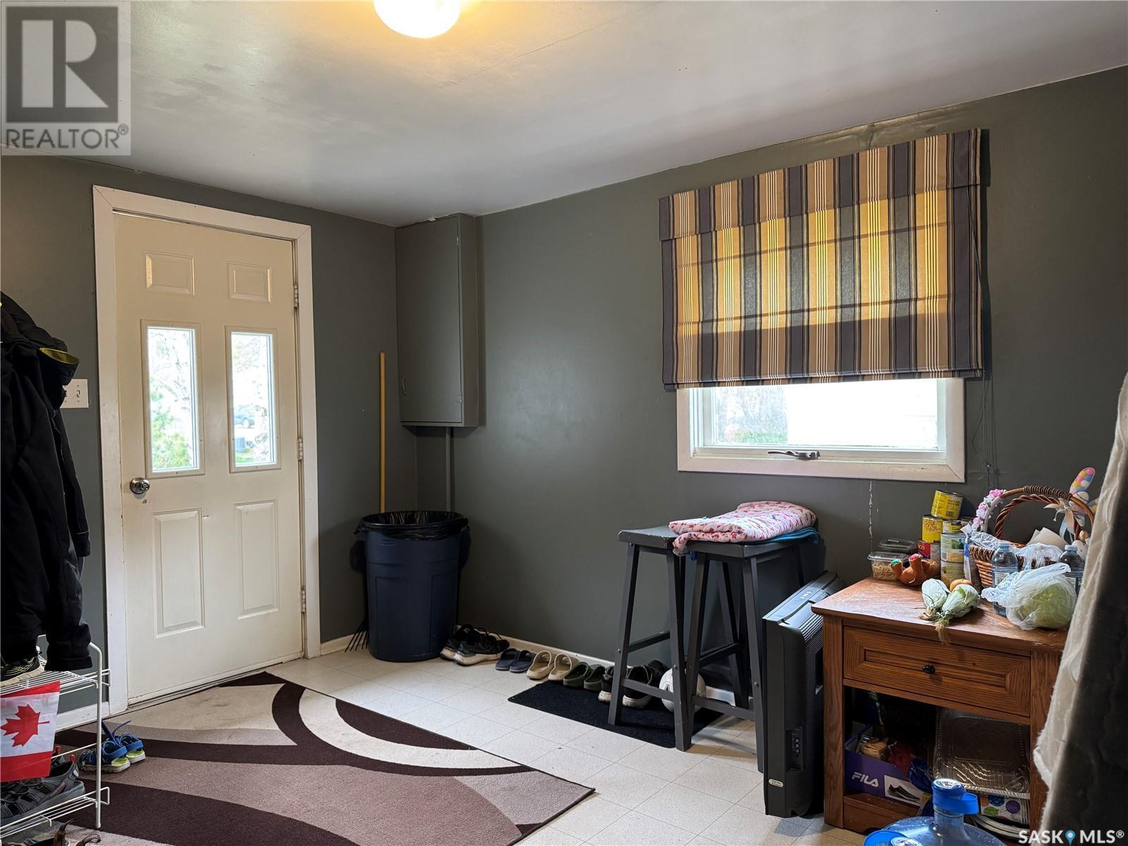 407 1St Street E, Wynyard, SK - Indoor