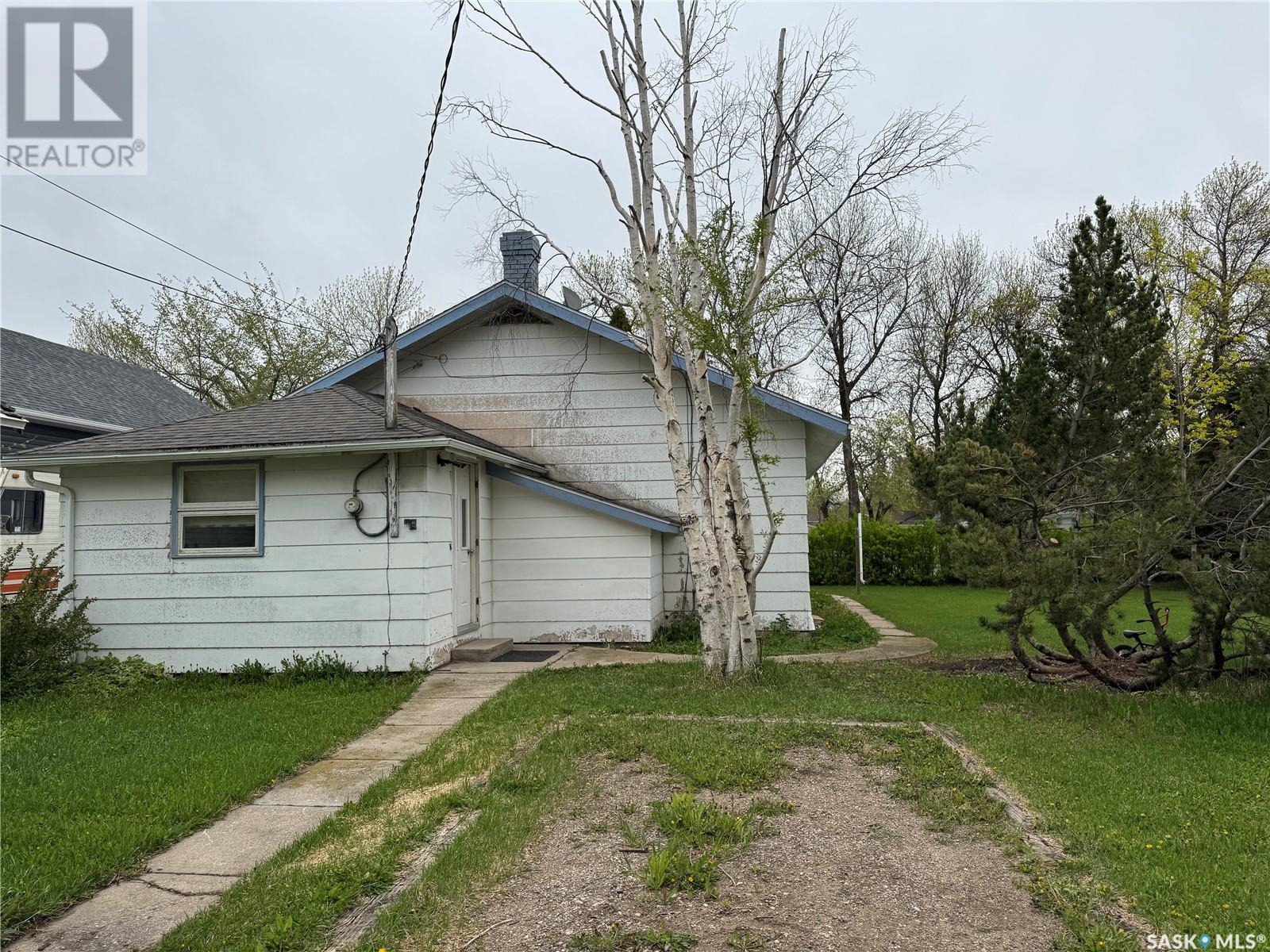 407 1St Street E, Wynyard, SK - Outdoor