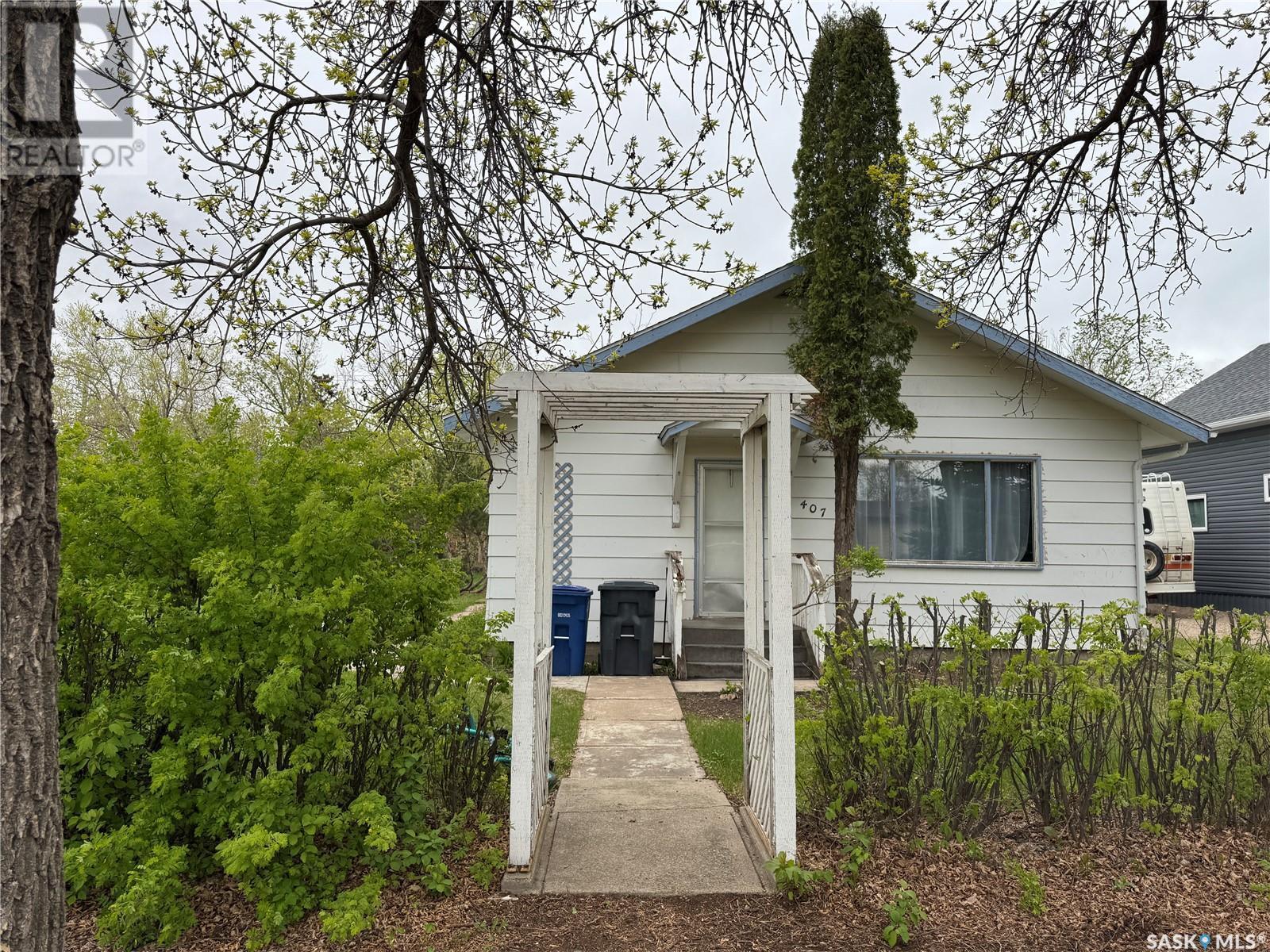 407 1St Street E, Wynyard, SK - Outdoor