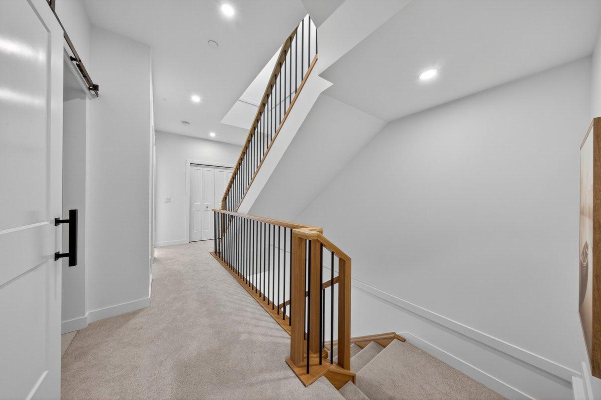 401-510 14Th Street, Invermere, BC - Indoor Photo Showing Other Room