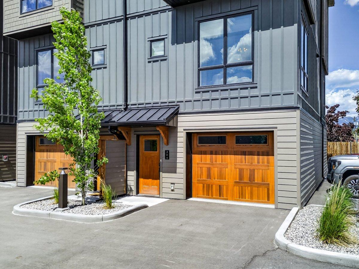 304-510 14Th Street, Invermere, BC - Outdoor With Facade