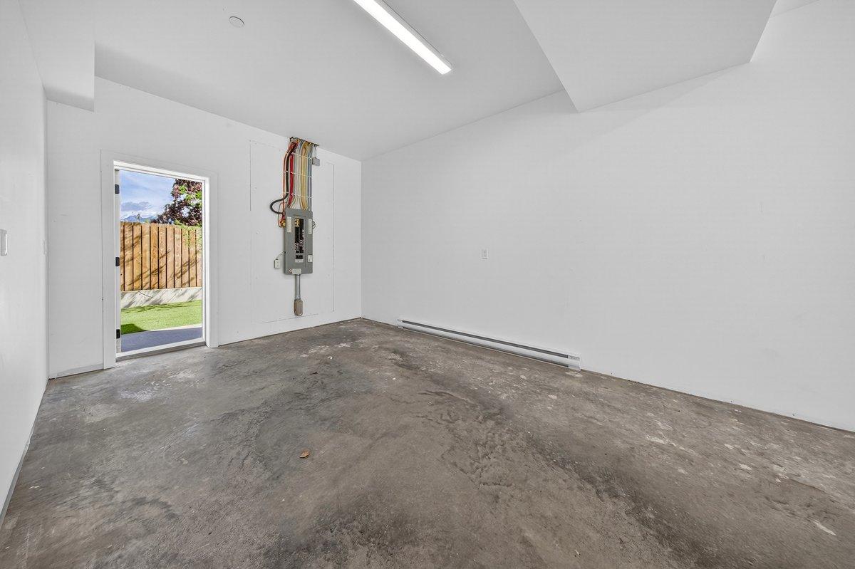 304-510 14Th Street, Invermere, BC - Photo Showing Other Room