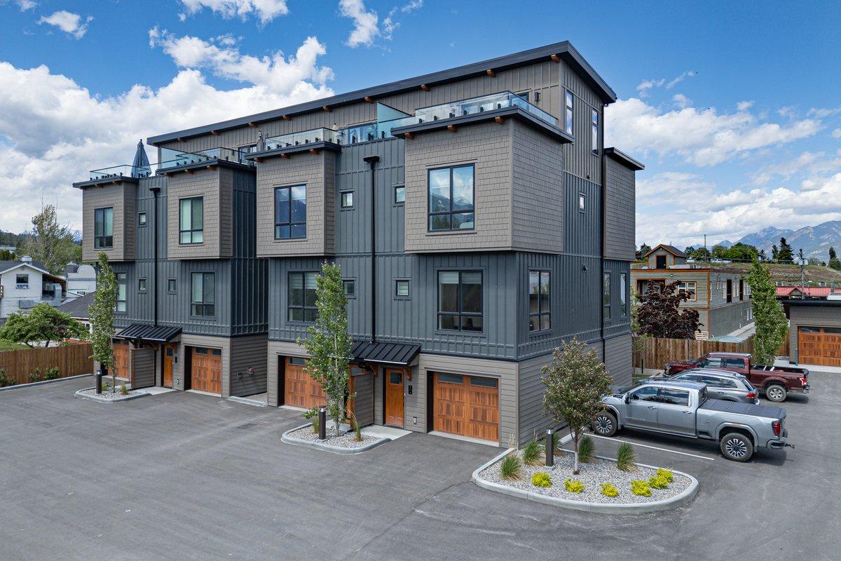 304-510 14Th Street, Invermere, BC - Outdoor With Body Of Water With View