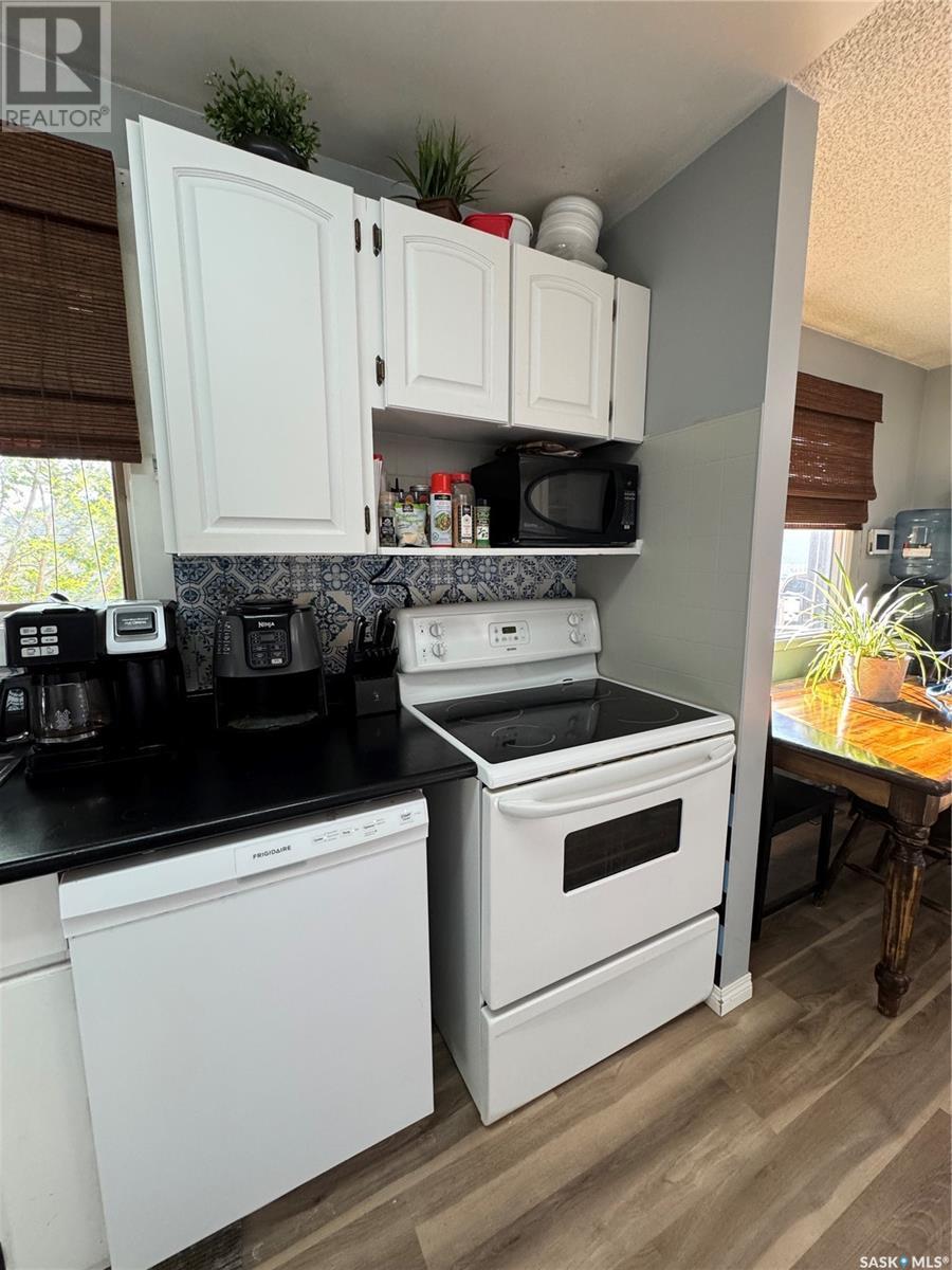 713 Birch Crescent, Hudson Bay, SK - Indoor Photo Showing Kitchen