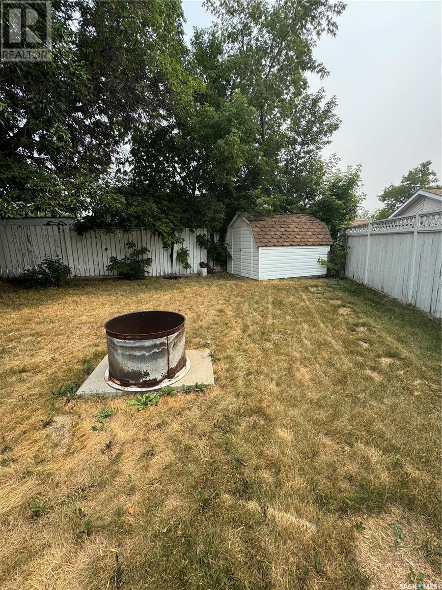 713 Birch Crescent, Hudson Bay, SK - Outdoor With Backyard