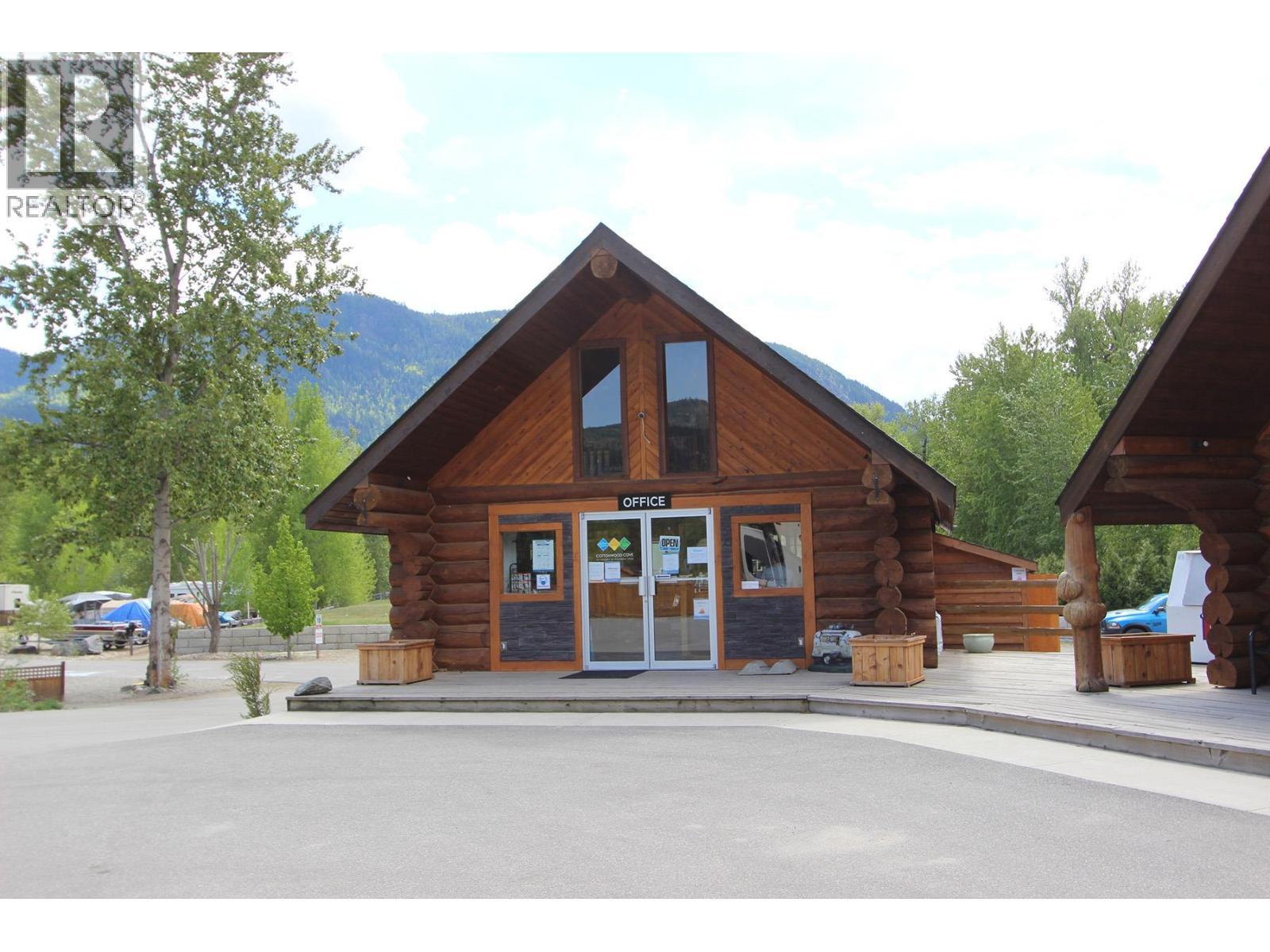 70 Cottonwood Drive, Lee Creek, BC