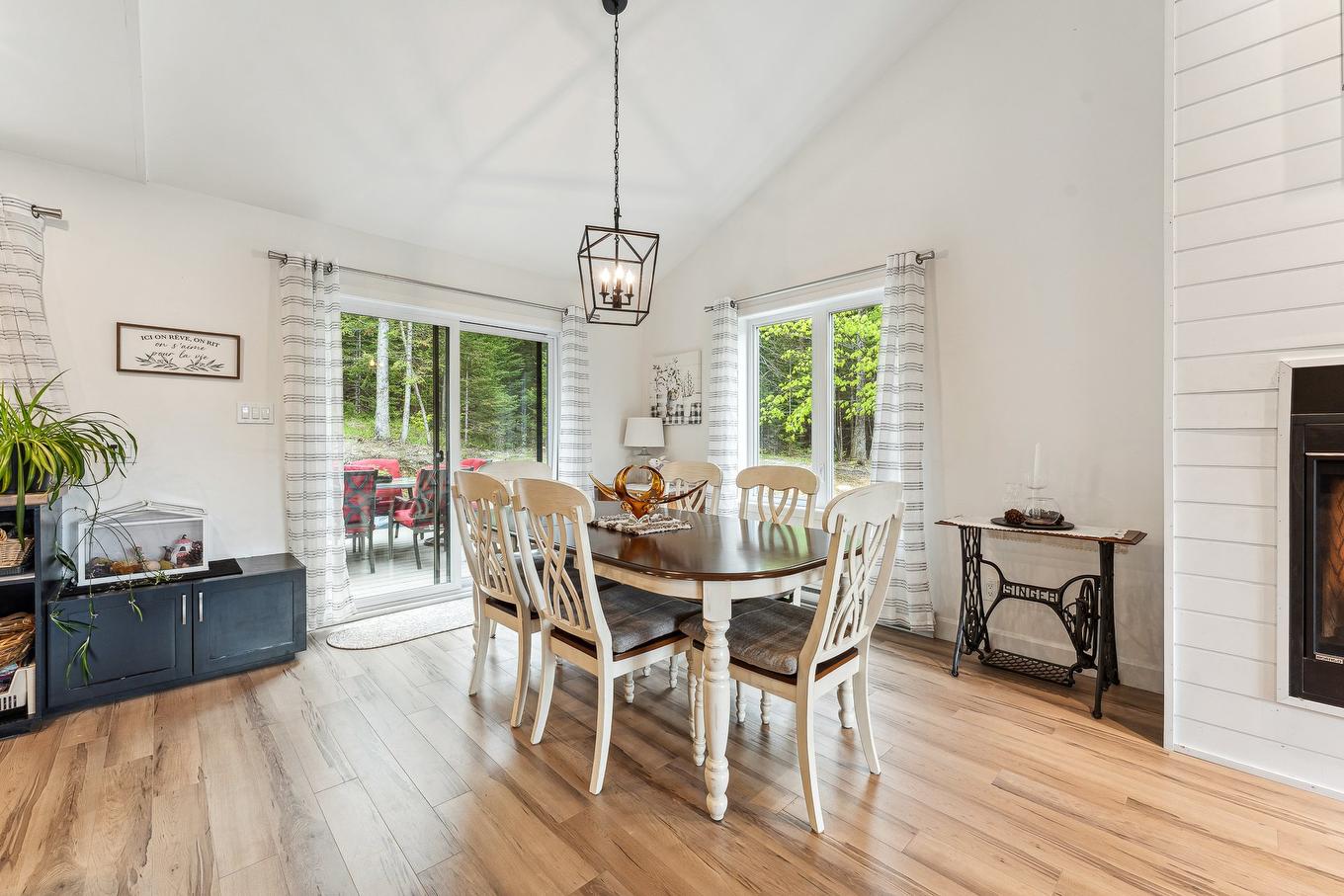 Salle à manger - 657 Rue Bordeleau, Magog, QC - Indoor Photo Showing Dining Room
