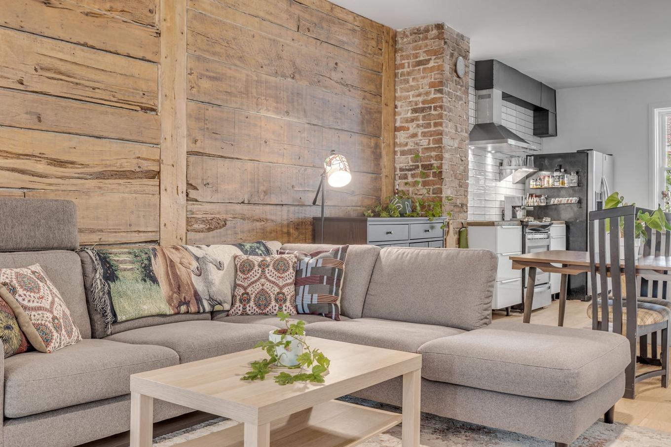 Living room - 333 11E Rue, Québec (La Cité-Limoilou), QC - Indoor Photo Showing Living Room