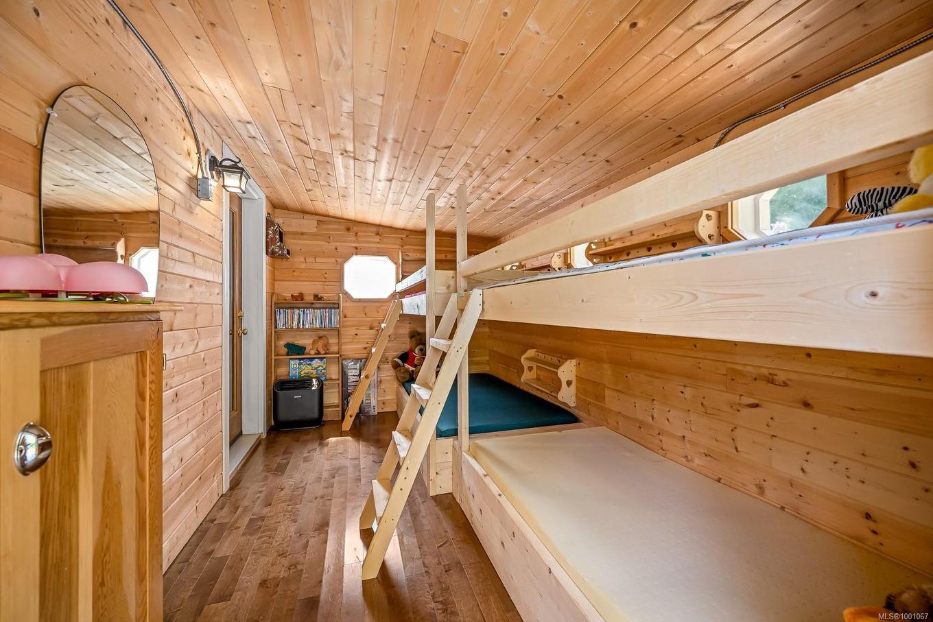 1415 Baikie Rd, Denman Island, BC