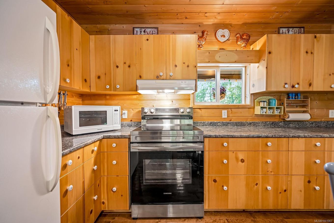 1415 Baikie Rd, Denman Island, BC