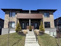 3-38 Rue de Sofia Candiac, QC J5R 6Y4