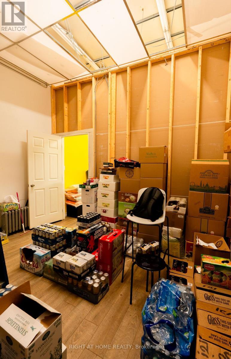 370 Bank Street, Ottawa, ON