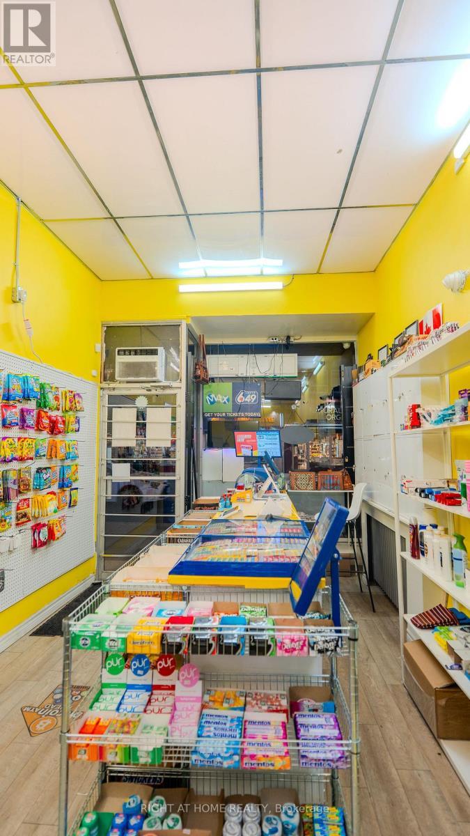 370 Bank Street, Ottawa, ON