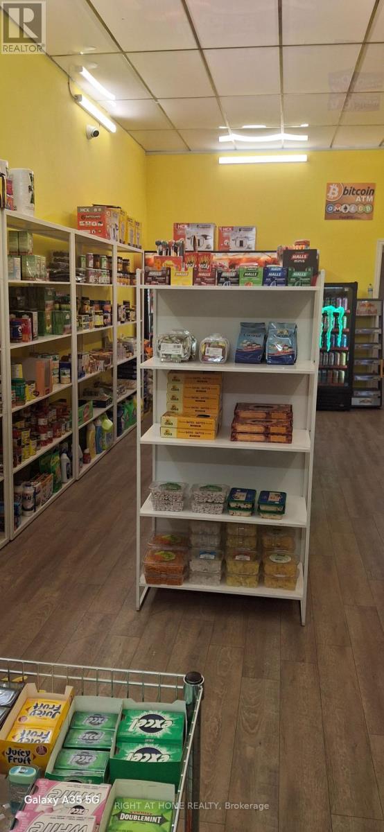 370 Bank Street, Ottawa, ON