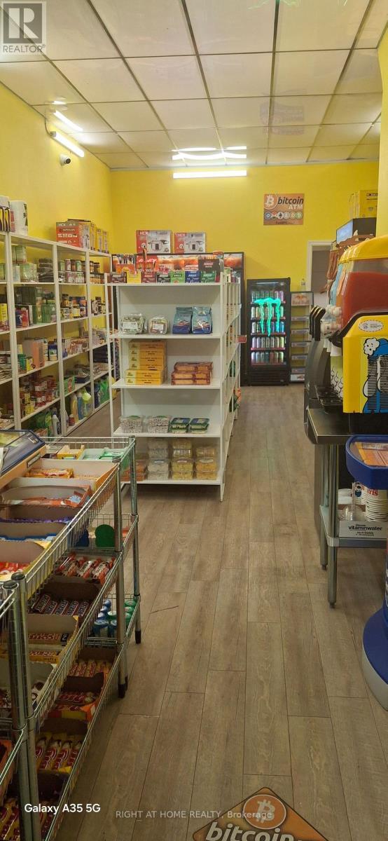 370 Bank Street, Ottawa, ON