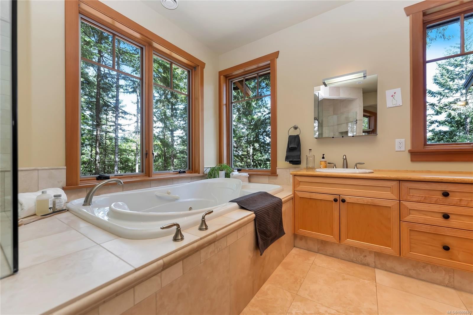 260 Little Mountain Rd, Salt Spring, BC