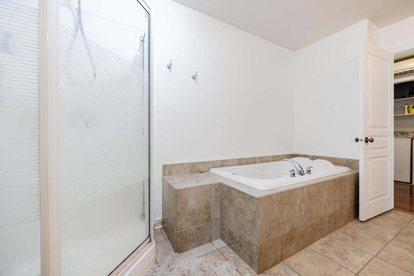 Bathroom - 3-4595 Ch. Des Prairies, Brossard, QC - Indoor Photo Showing Bathroom