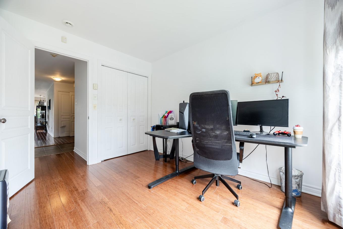 Bedroom - 3-4595 Ch. Des Prairies, Brossard, QC - Indoor Photo Showing Office