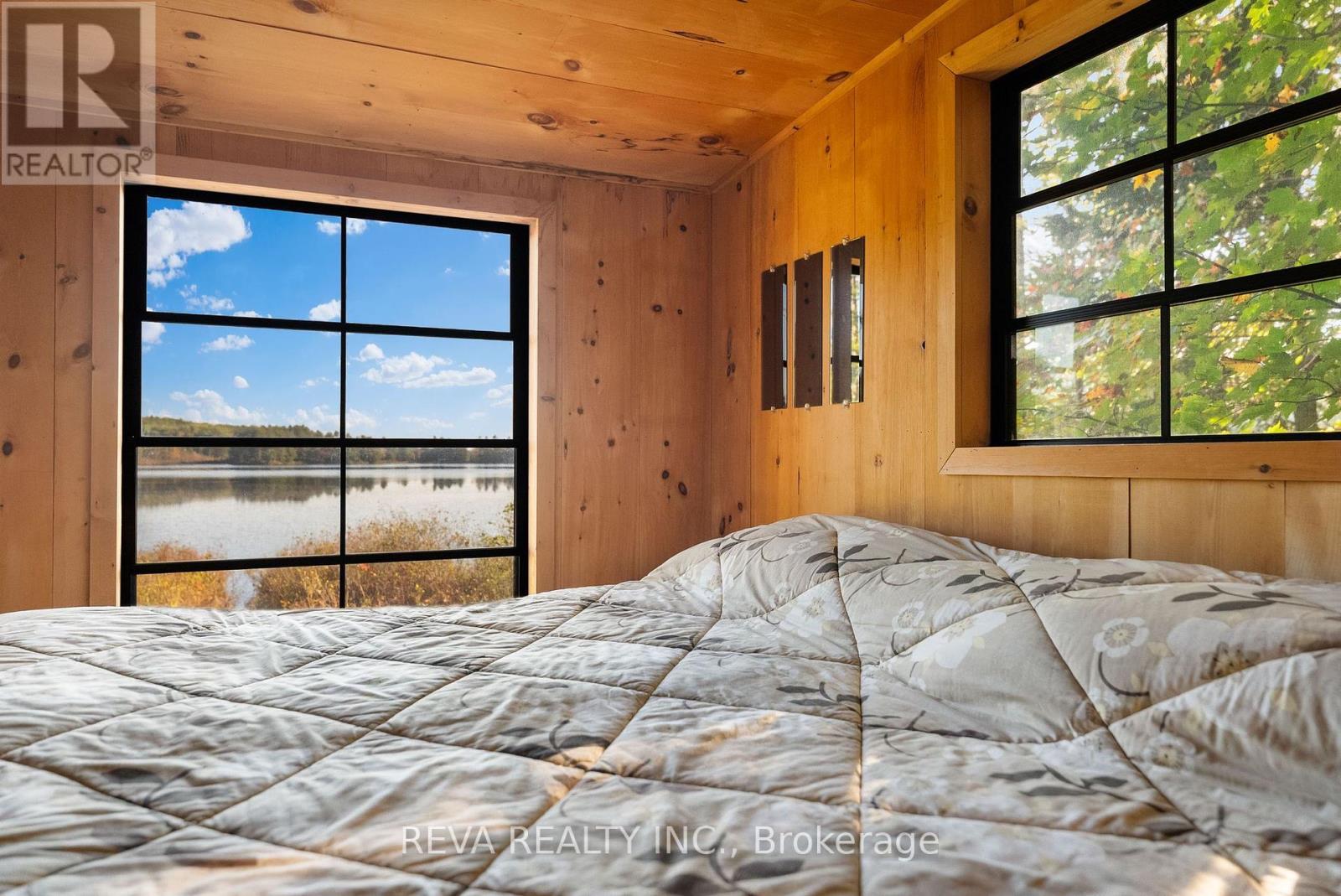 368 Addington Road, Addington Highlands (Addington Highlands), ON - Indoor Photo Showing Bedroom