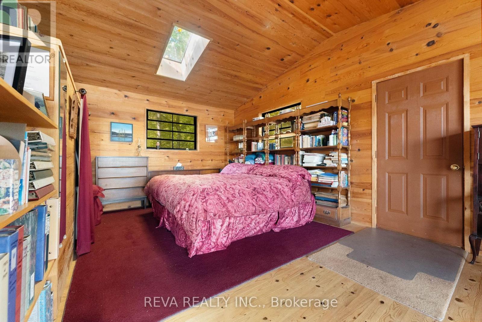 368 Addington Road, Addington Highlands (Addington Highlands), ON - Indoor Photo Showing Bedroom