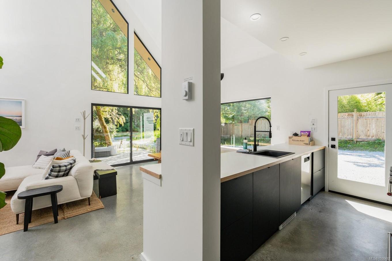 146 Menhinick Dr, Salt Spring, BC