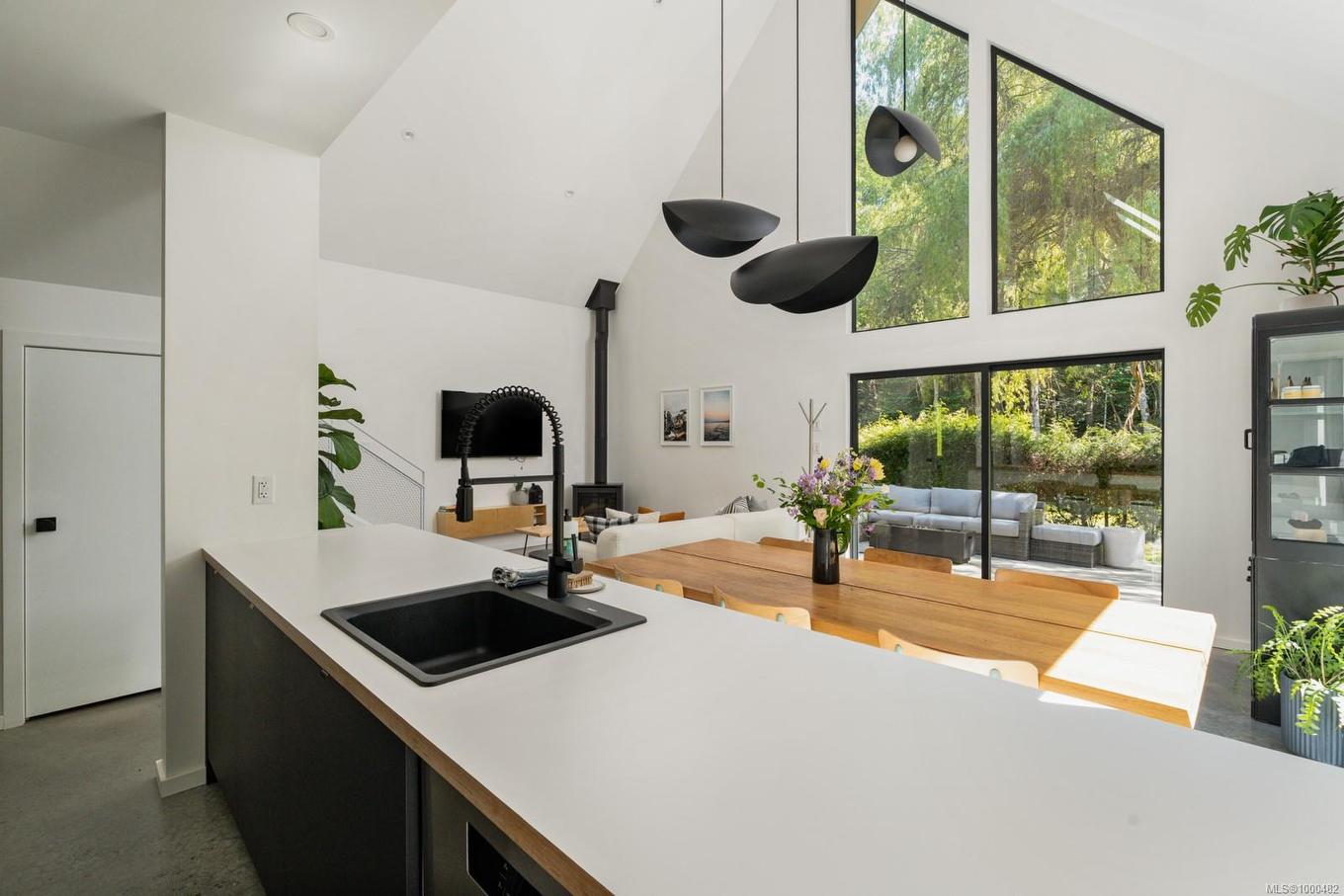 146 Menhinick Dr, Salt Spring, BC