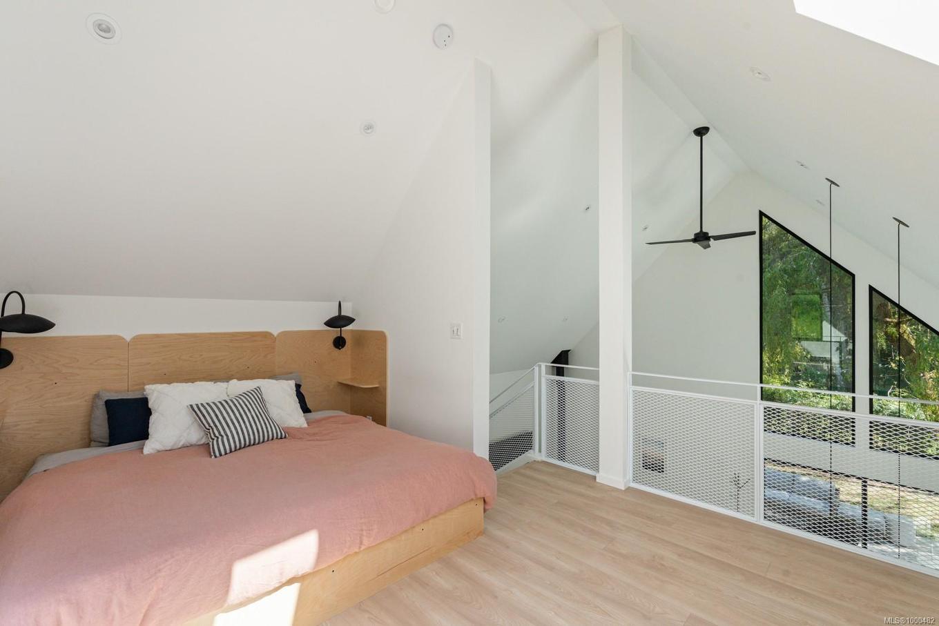 146 Menhinick Dr, Salt Spring, BC