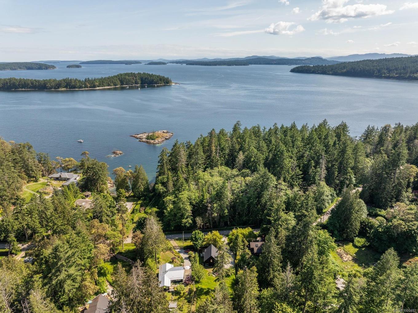 146 Menhinick Dr, Salt Spring, BC