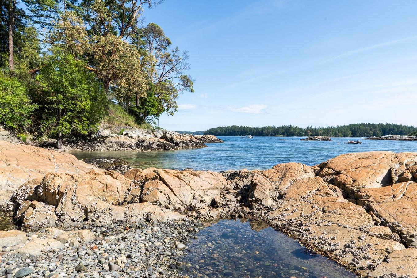 146 Menhinick Dr, Salt Spring, BC