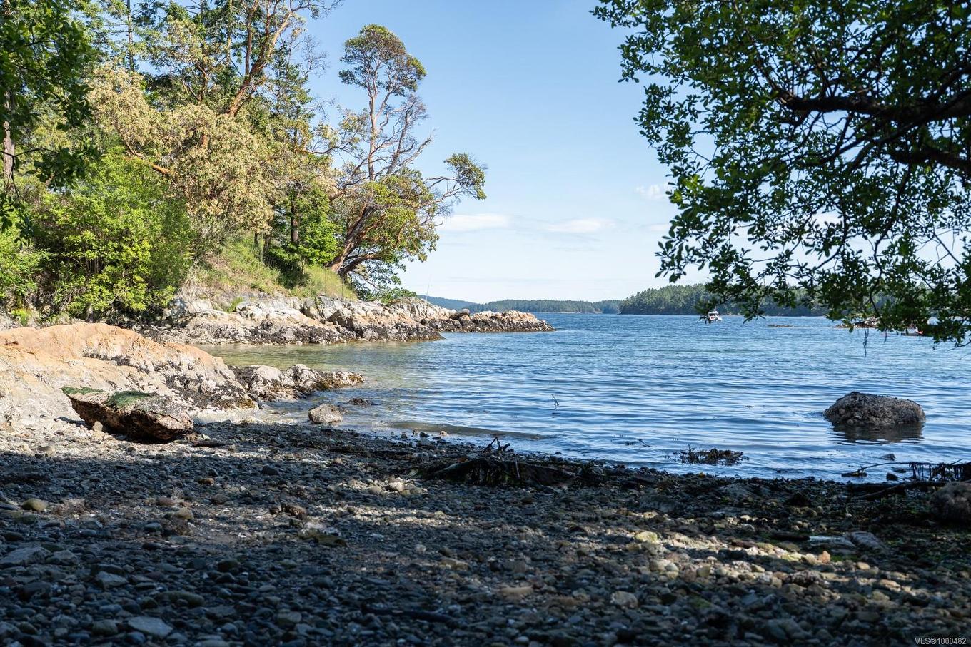 146 Menhinick Dr, Salt Spring, BC