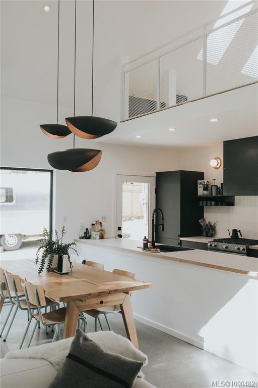 146 Menhinick Dr, Salt Spring, BC