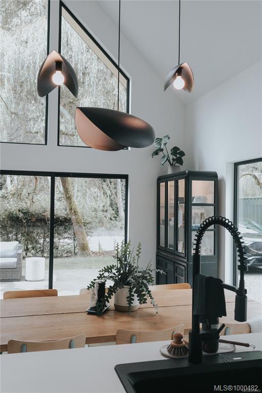 146 Menhinick Dr, Salt Spring, BC