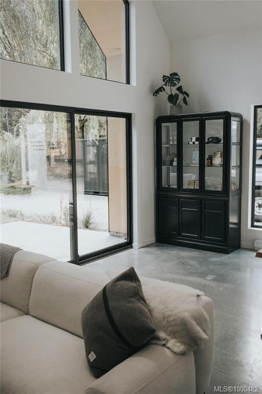 146 Menhinick Dr, Salt Spring, BC