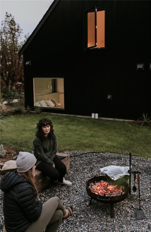 146 Menhinick Dr, Salt Spring, BC