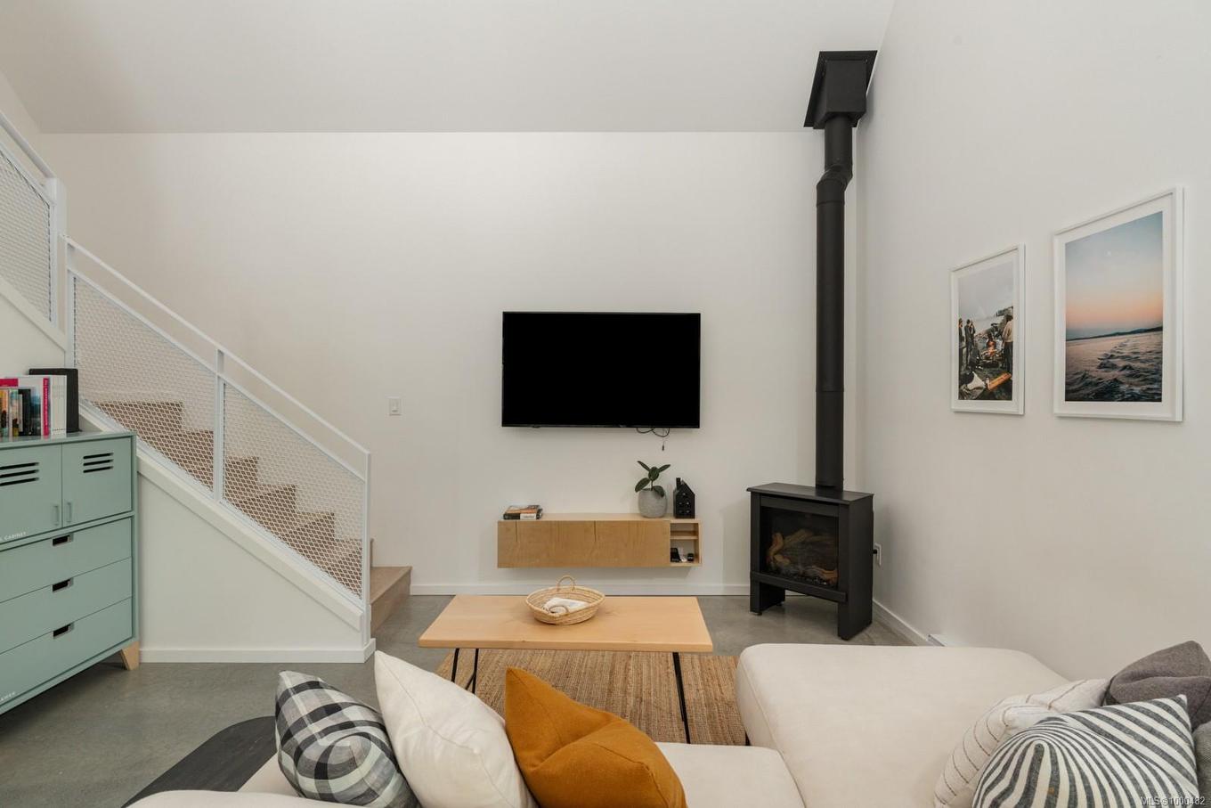 146 Menhinick Dr, Salt Spring, BC