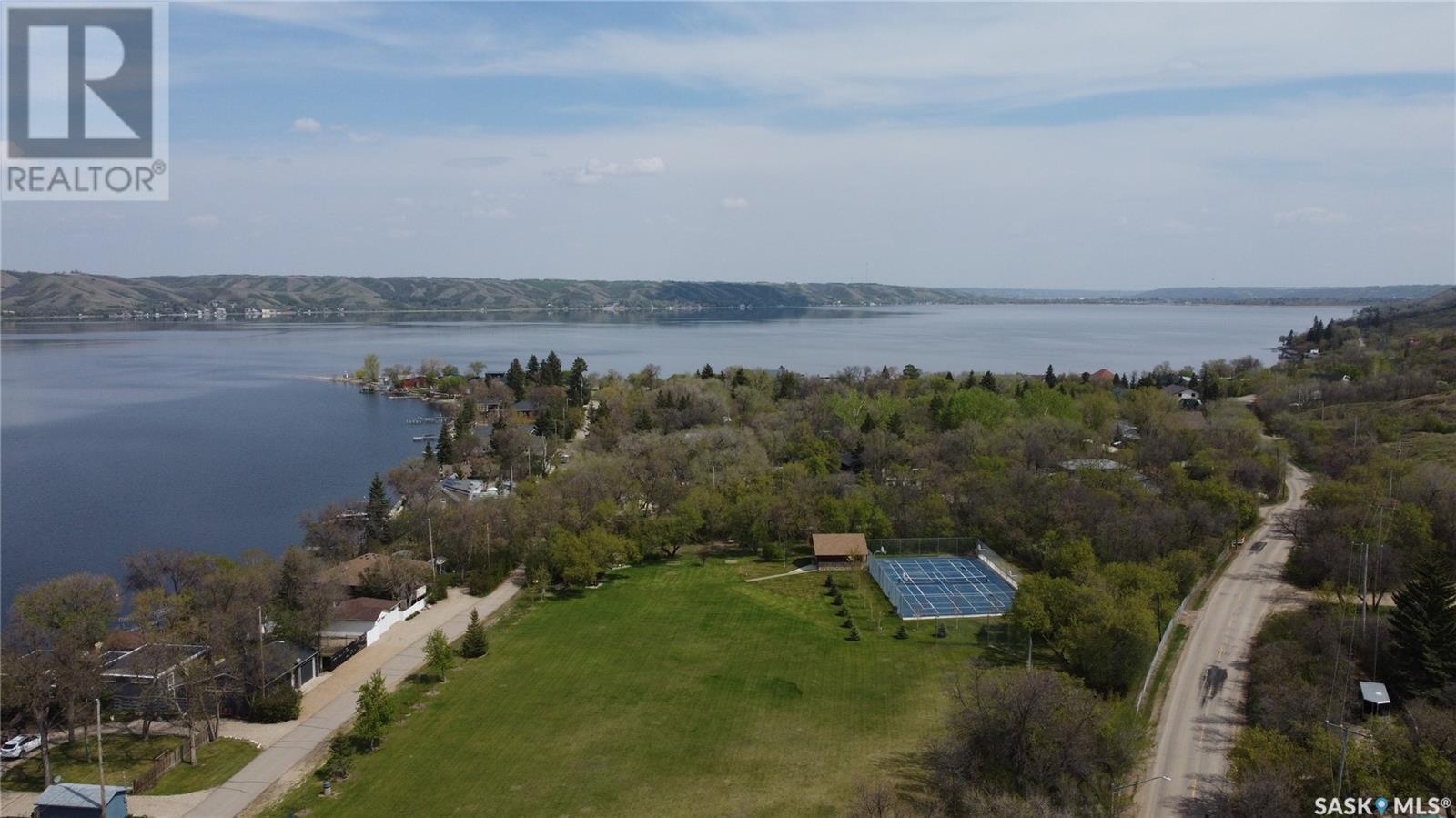 9 And 11 Qu'Appelle Park, B-Say-Tah, SK