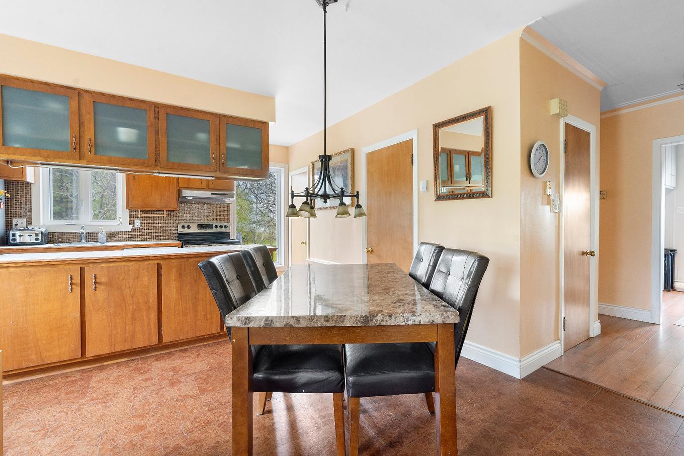 Vue d'ensemble - 7696 Boul. Ste-Anne, Château-Richer, QC - Indoor Photo Showing Dining Room