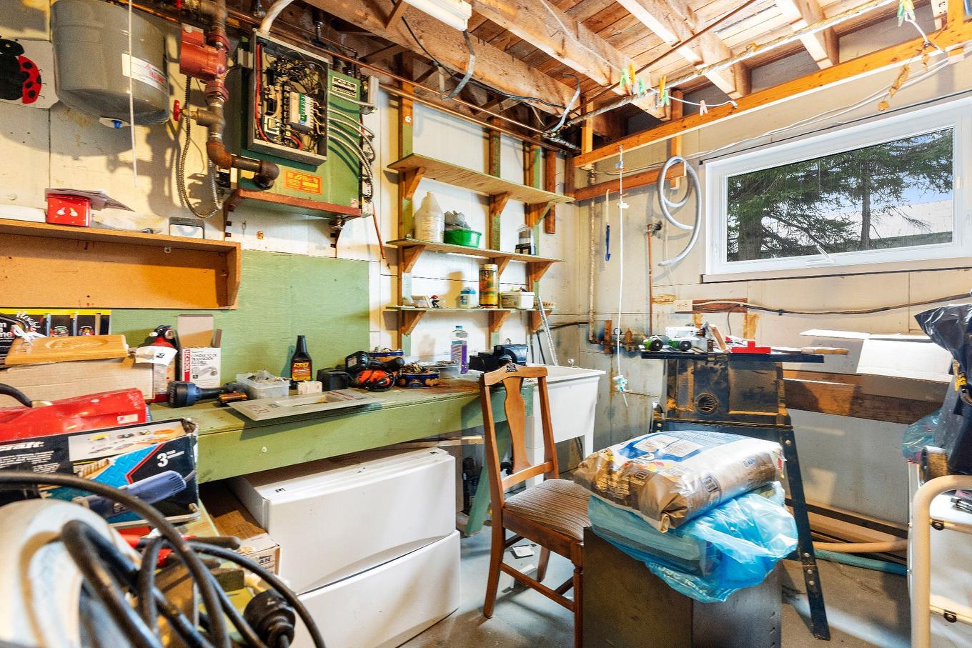 Atelier - 7696 Boul. Ste-Anne, Château-Richer, QC - Indoor Photo Showing Basement