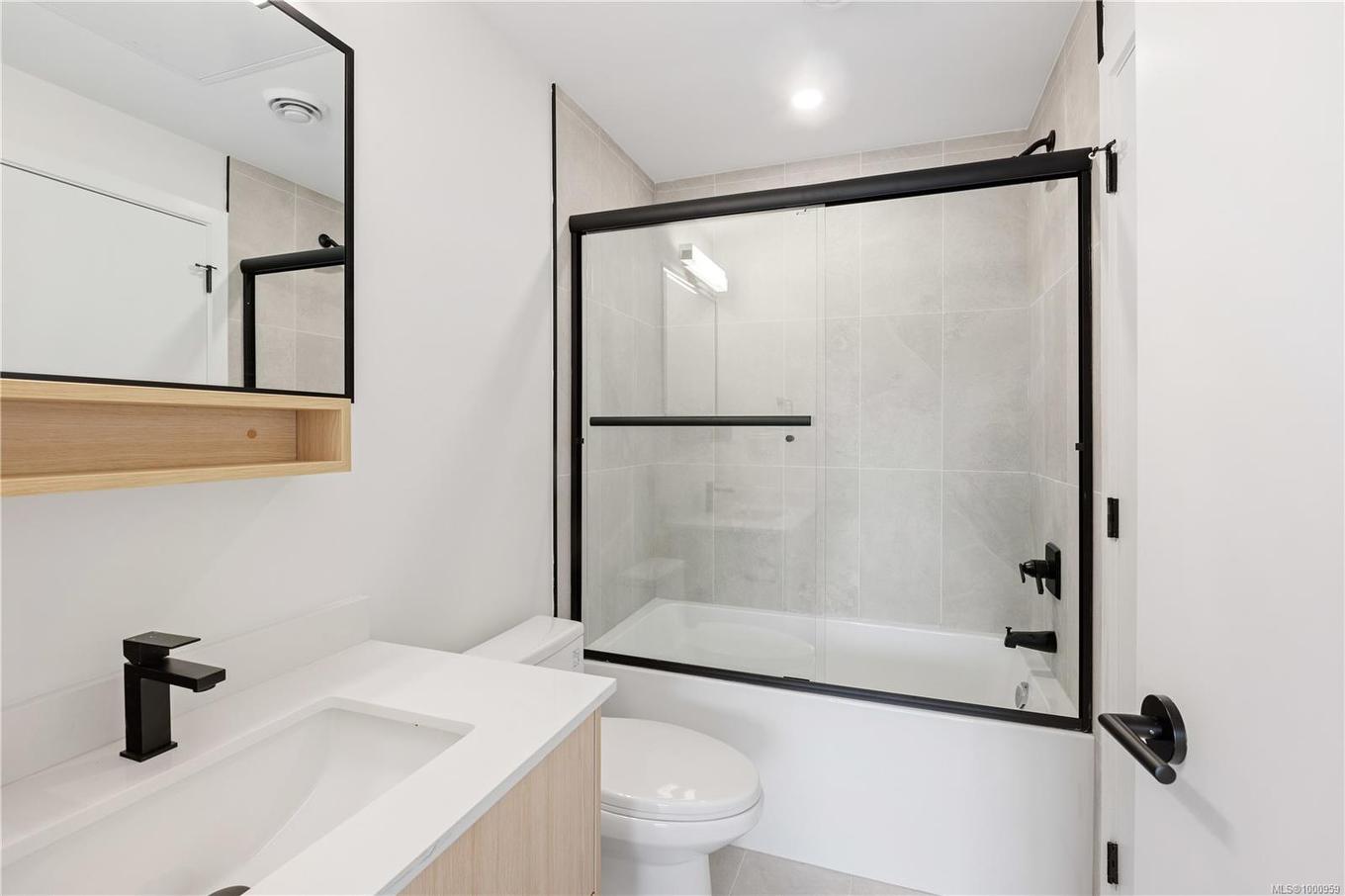 431-2629 Millstream Rd, Langford, BC - Indoor Photo Showing Bathroom