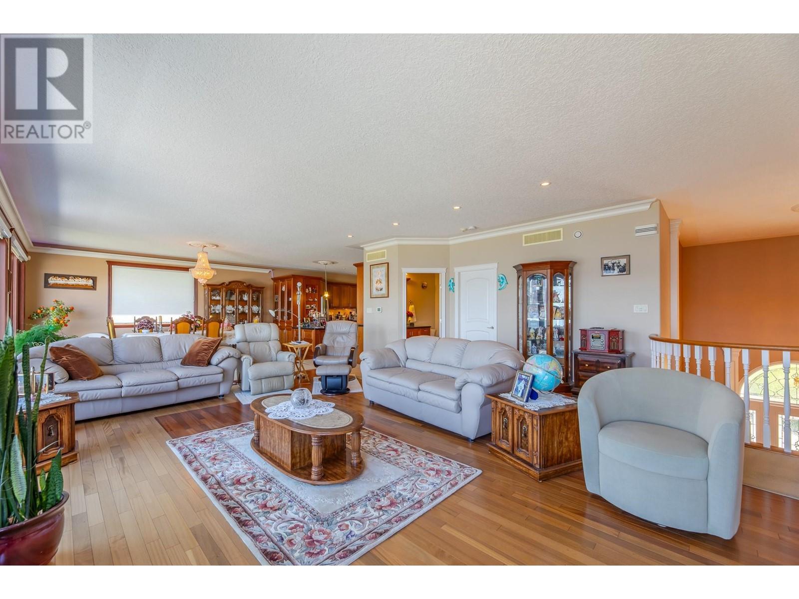 2350 Landry Crescent, Summerland, BC - Indoor Photo Showing Living Room