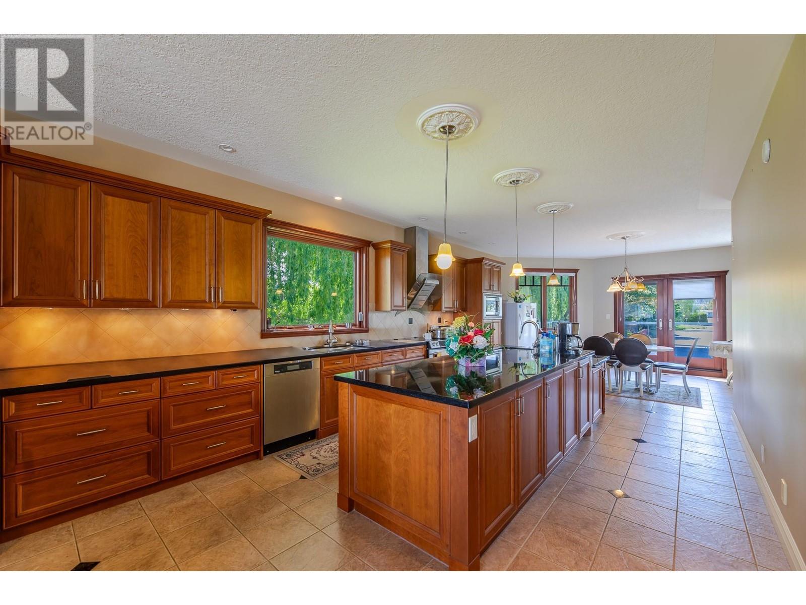 2350 Landry Crescent, Summerland, BC - Indoor Photo Showing Kitchen
