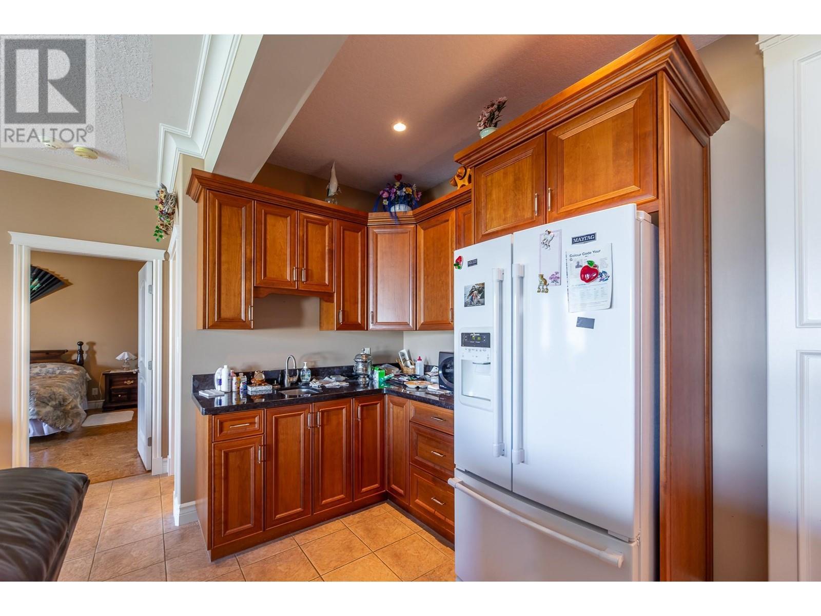 2350 Landry Crescent, Summerland, BC - Indoor Photo Showing Kitchen