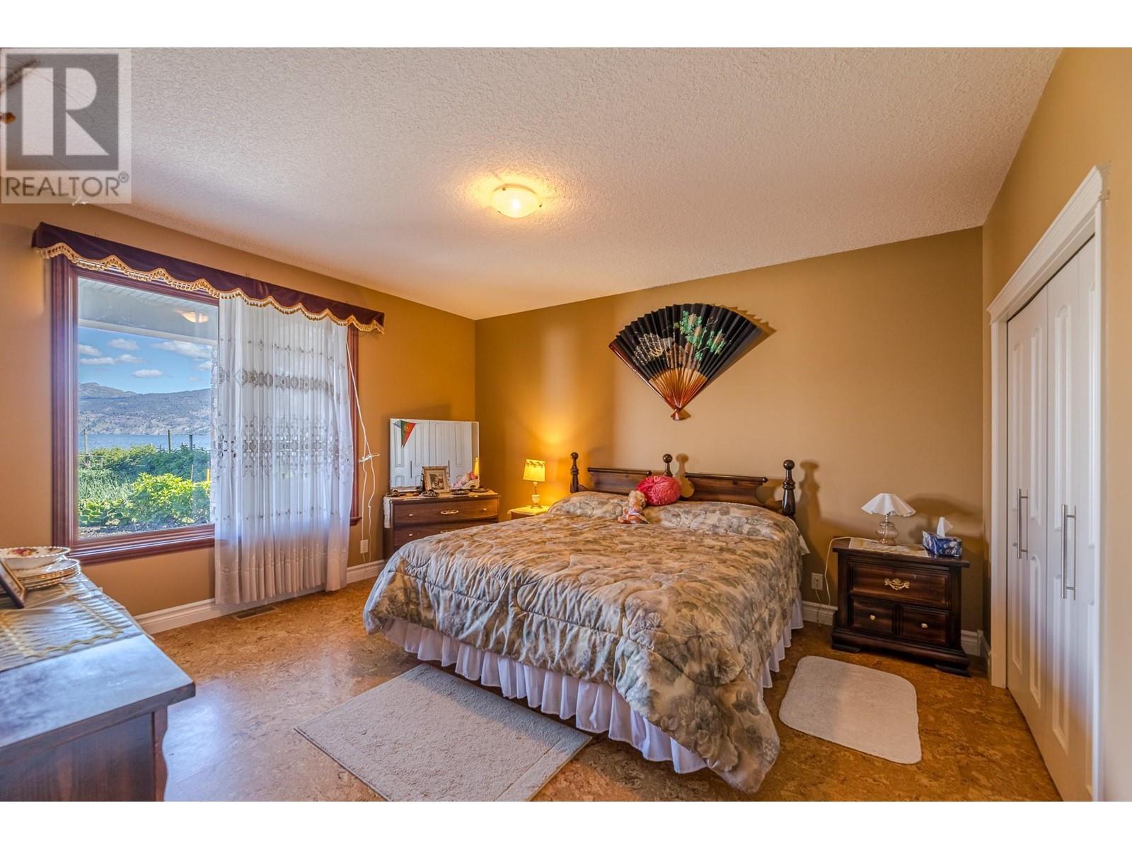 2350 Landry Crescent, Summerland, BC - Indoor Photo Showing Bedroom