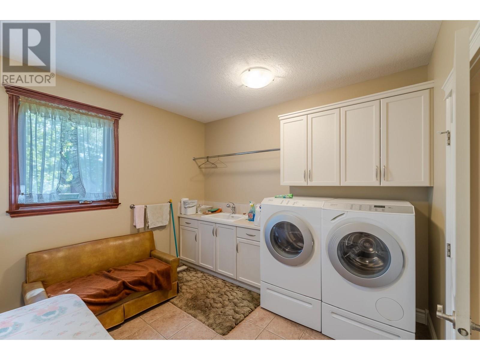 2350 Landry Crescent, Summerland, BC - Indoor Photo Showing Laundry Room