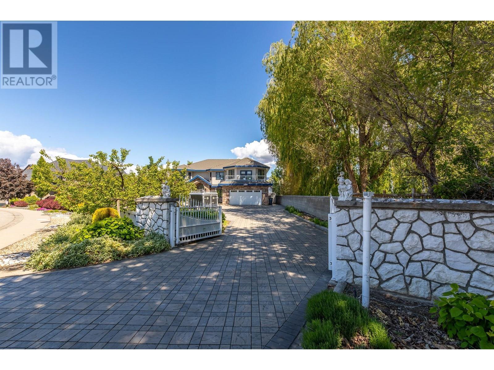 2350 Landry Crescent, Summerland, BC - Outdoor